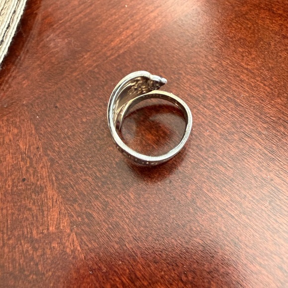 Vintage WM.A Rogers Oneida Ltd Ring Size  6 - Picture 2 of 4